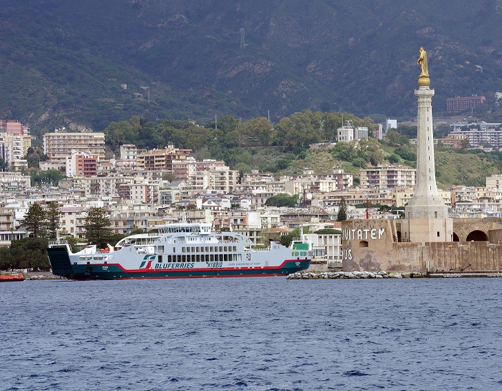 Polo Logistica FS: Athena, la nuova nave green di Bluferries, arriva a Messina