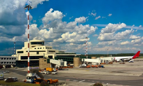 Trasporto aereo in Italia: nel 2024 crescita a doppia cifra del traffico merci