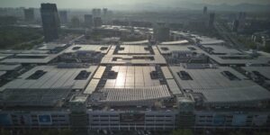 Cina aumenta i dazi sulle merci statunitensi al 125 per cento