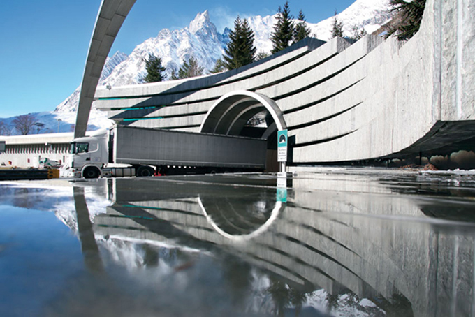 Monte Bianco: chiusura totale del Traforo dal 1 settembre al 12 dicembre 2025