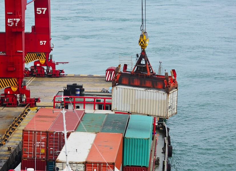 Trasporto merci UE: domina il mare, ma cresce la strada