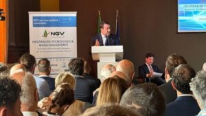 Neutralità tecnologica nei trasporti Salvini interviene al convegno NGV Italy transportonline