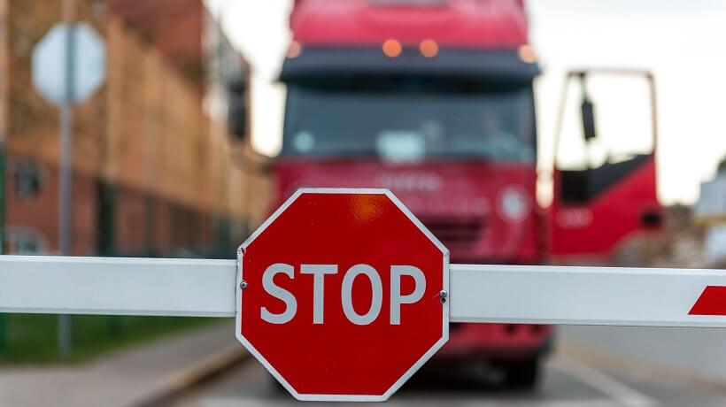 Dosaggio a blocchi camion Tirolo 2026 pubblicate le date ufficiali per il traffico pesante transportonline