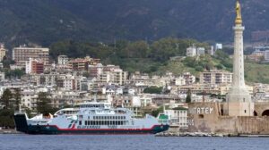 FS Logistix presenta Athena, la nuova nave green di Bluferries per lo Stretto di Messina transportonline