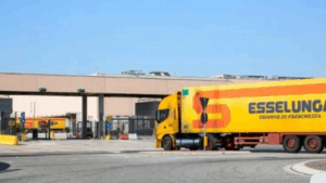 Furti da 50mila euro all’hub Esselunga di Biandrate coinvolti addetti alla logistica