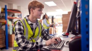 Giovani nella logistica strategie per attrare i talenti nel settore dei trasporti TRANSPORTONLINE