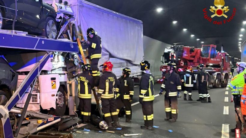 Incidente A1 scontro tra camion in galleria, un morto TRANSPORTONLINE