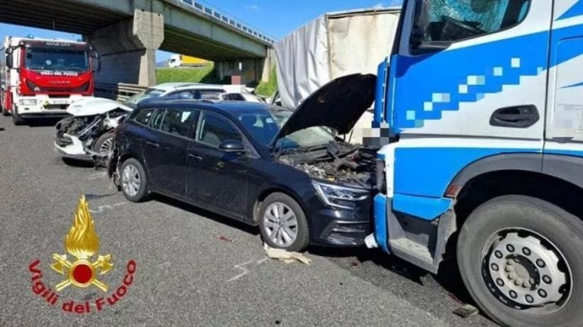 Incidente Fi-Pi-Li scontro tra camion e auto, un morto TRANSPORTONLINE