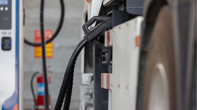 Shock carburanti UE IRU chiede intervento urgente per logistica transportonline