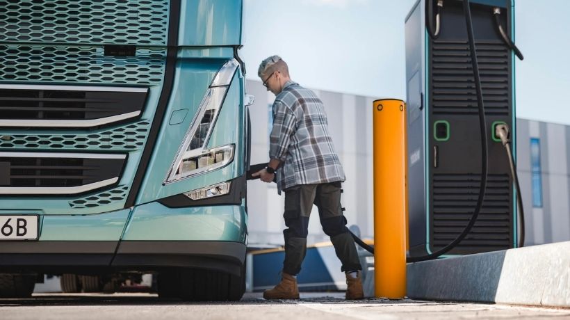 Camion elettrici Volvo autonomia fino a 700 km transportonline
