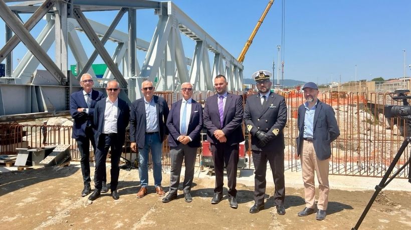 Marina di Carrara varato nuovo ponte ferroviario porto transportonline