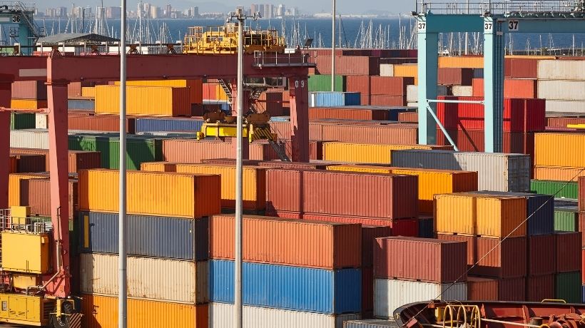 Stretto di Hormuz crollano i transiti, merci ferme per miliardi transportonline