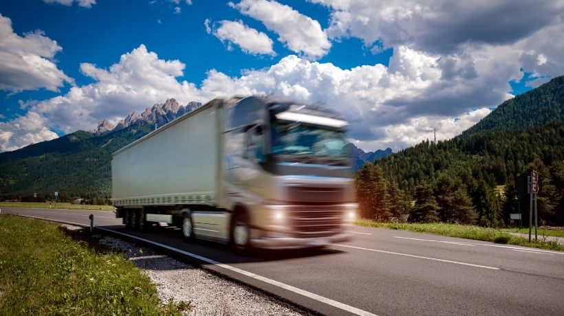 Traffico camion Alpi, cresce il transito nel 2025 transportonline