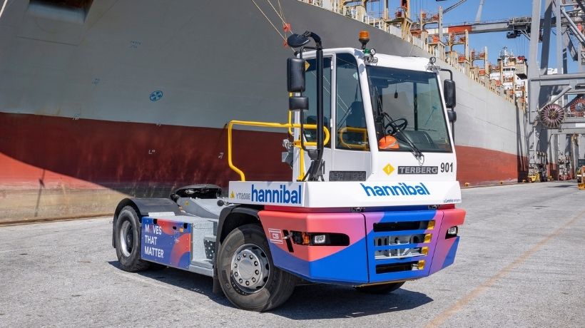 Trattore portuale elettrico svolta green di Contship transportonline