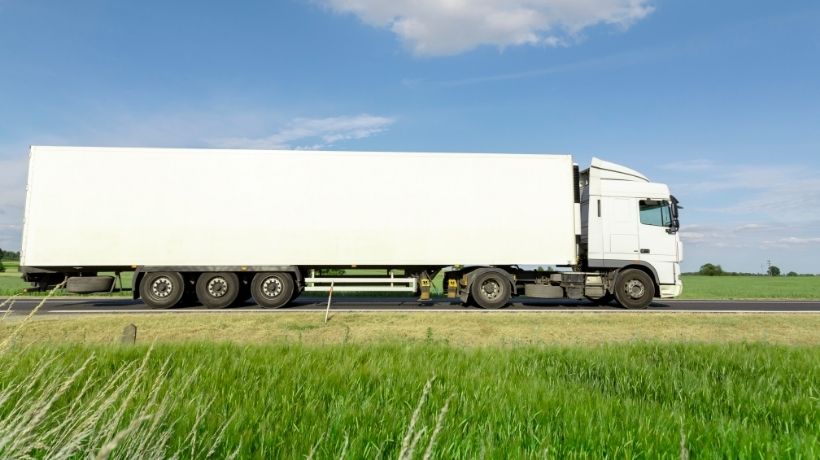 Mercato rimorchi e semirimorchi maggio 2026 a -20,4% transportonline