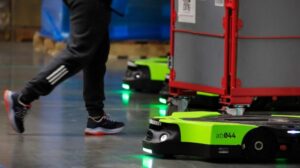 Robotica logistica Amazon presenta il nuovo Proteus TRANSPORTONLINE