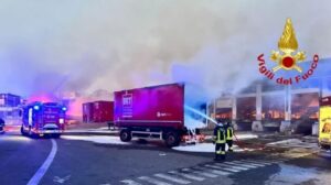 Incendio deposito BRT Milano domato il maxi rogo transportonline