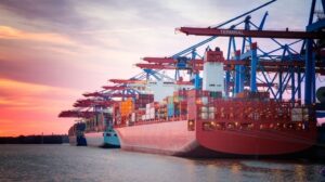 Logistica internazionale Hormuz e dazi USA frenano i traffici transportonline