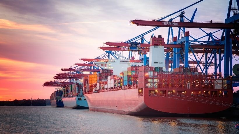 Logistica internazionale Hormuz e dazi USA frenano i traffici transportonline